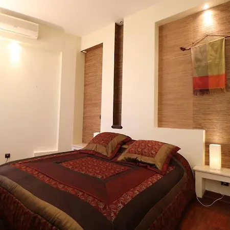 Spacious Flat With Ac & 33m² Terrace In Appartement Sarlat-la-Canéda