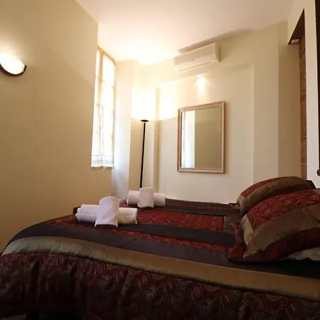 Spacious Flat With Ac & 33m² Terrace In Sarlat-la-Canéda