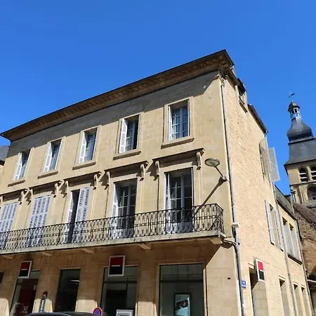 Appartement Spacious Flat With Ac & 33m² Terrace In Sarlat-la-Canéda