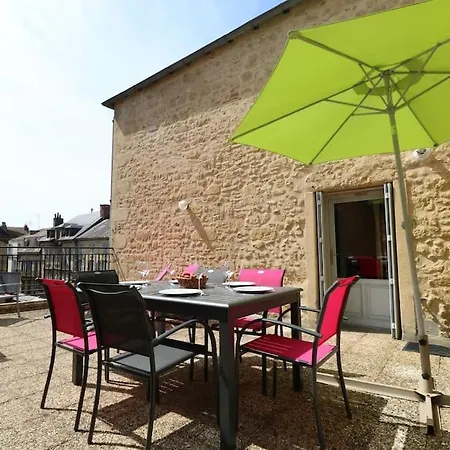 Spacious Flat With Ac & 33m² Terrace In
