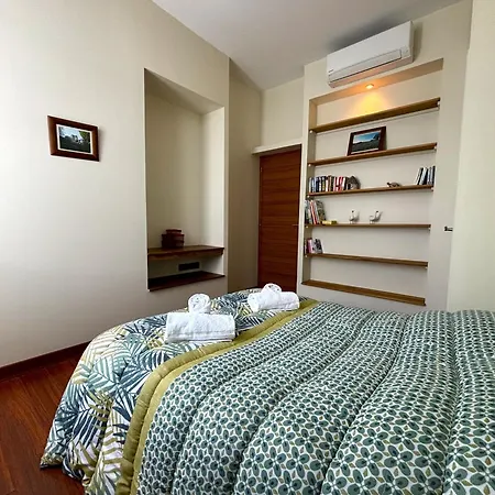 Spacious Flat With Ac & 33m² Terrace In Appartement