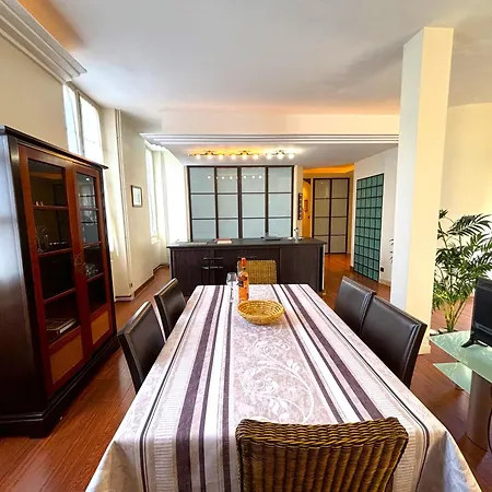 Spacious Flat With Ac & 33m² Terrace In *