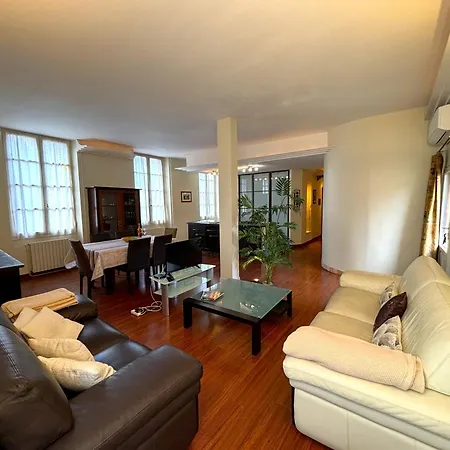 Appartement Spacious Flat With Ac & 33m² Terrace In
