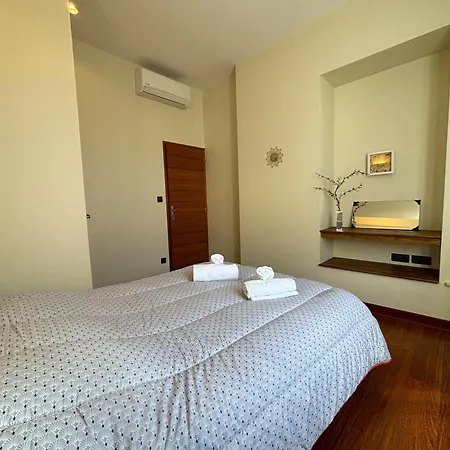 Spacious Flat With Ac & 33m² Terrace In Sarlat-la-Canéda