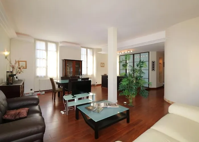 Appartement Spacious Flat With Ac & 33m² Terrace In