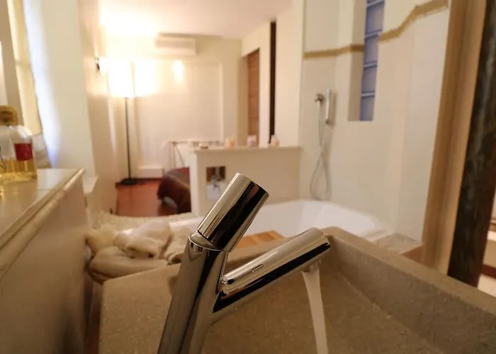 Spacious Flat With Ac & 33m² Terrace In Sarlat