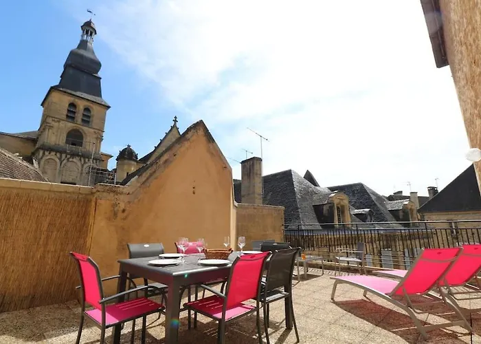Appartement Spacious Flat With Ac & 33m² Terrace In Sarlat
