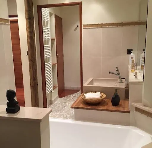 Spacious Flat With Ac & 33m² Terrace In Appartement *