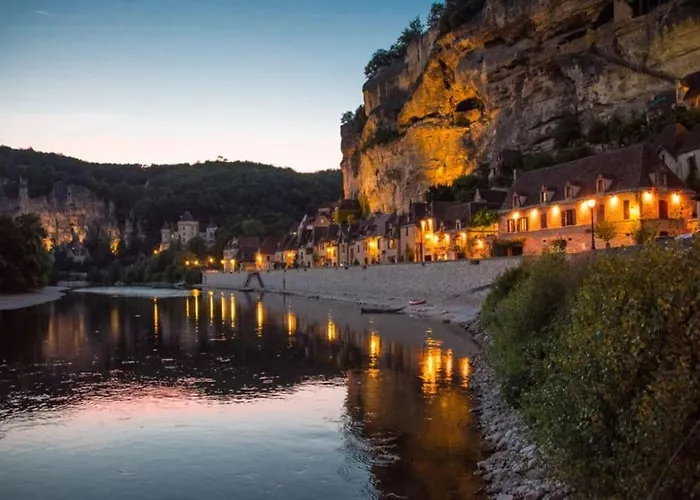 Spacious Flat With Ac & 33m² Terrace In