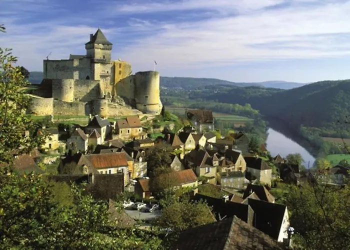 Spacious Flat With Ac & 33m² Terrace In * Sarlat