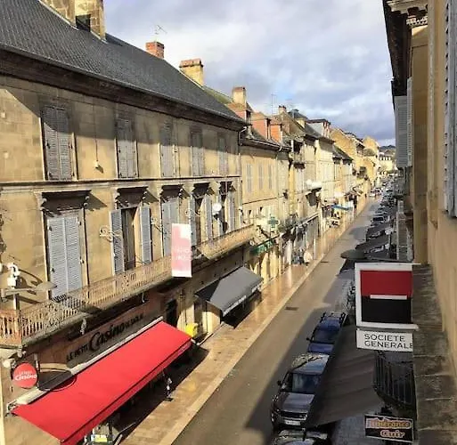 Spacious Flat With Ac & 33m² Terrace In Appartement