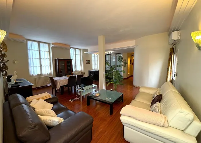 Appartement Spacious Flat With Ac & 33m² Terrace In